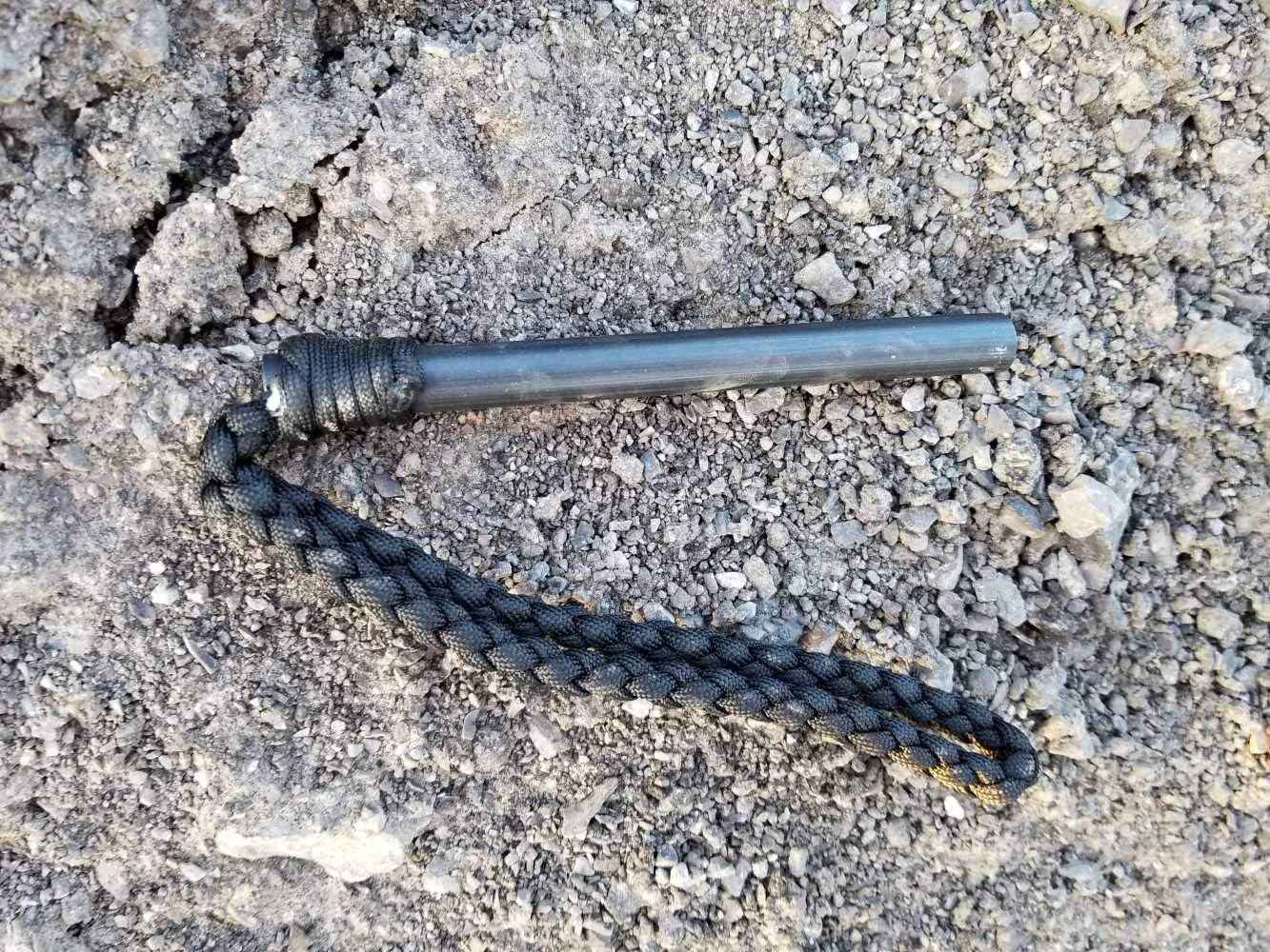 BigDaddy Ferro Rod Fire Starter - The Multiple Color Options - 5in by 1/2in with 550 Paracord Loop Handle by Sirius Survival