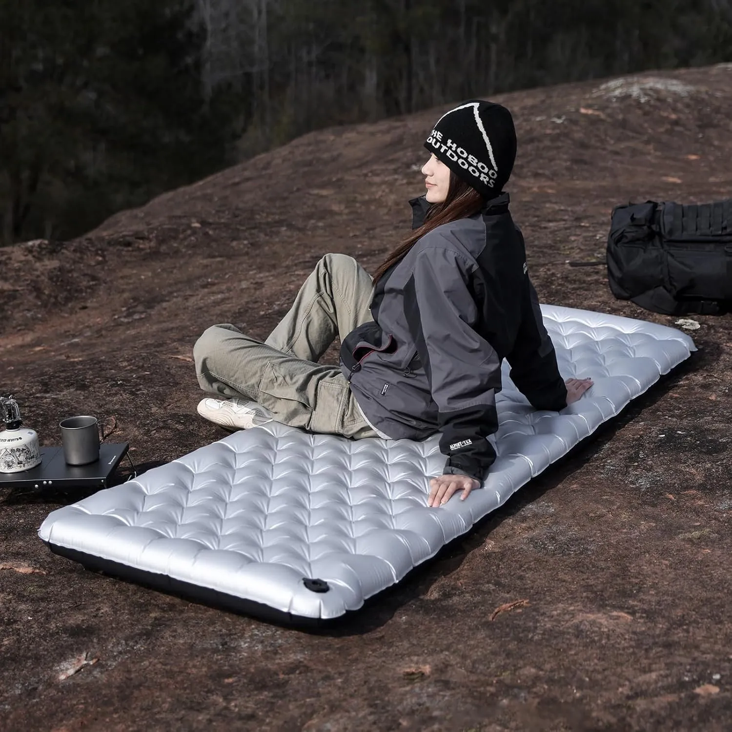 Inflatable Sleeping Pad for Camping Insulated Ultralight Compact Durable Waterproof Sleeping Mat for Outdoor Backpacking Hiking Camping Mat with Inflatable Bag R6.5