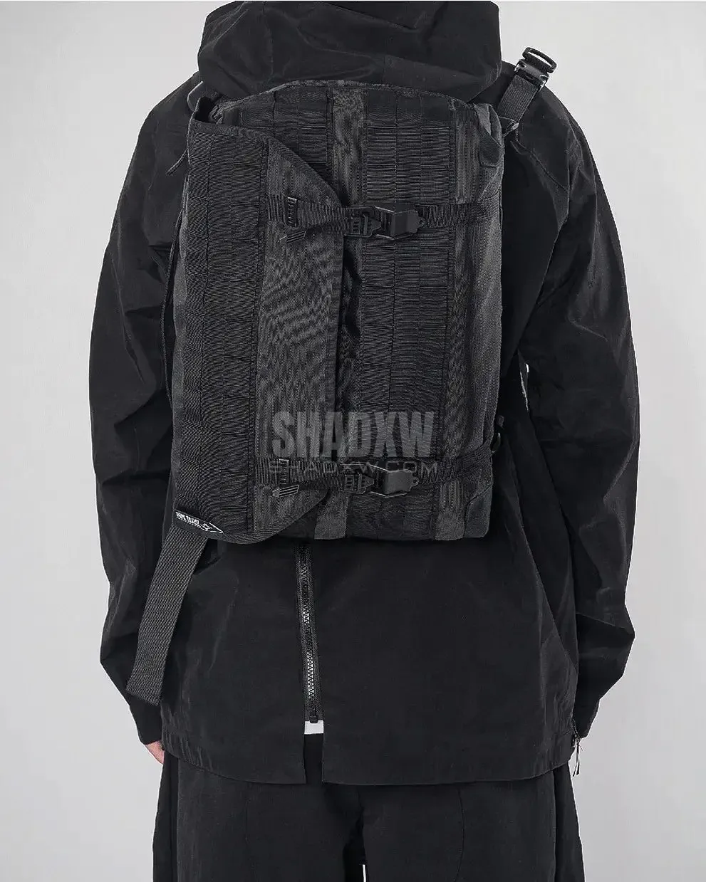 Taktischer Rucksack umwandeln